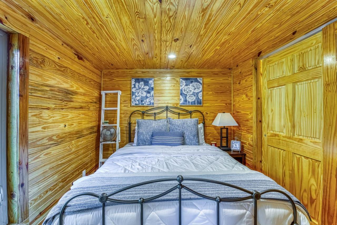 The Gemini-A Dreamy, Waterfront Tiny Cabin Rogersville Eksteriør bilde