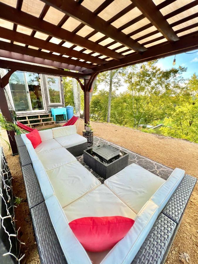 The Gemini-A Dreamy, Waterfront Tiny Cabin Rogersville Eksteriør bilde